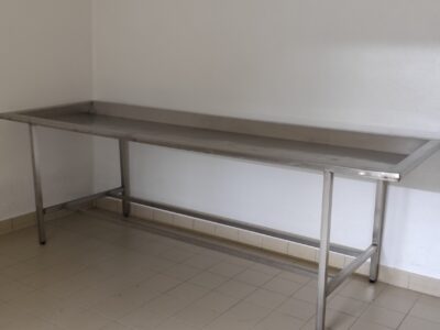 Table inox